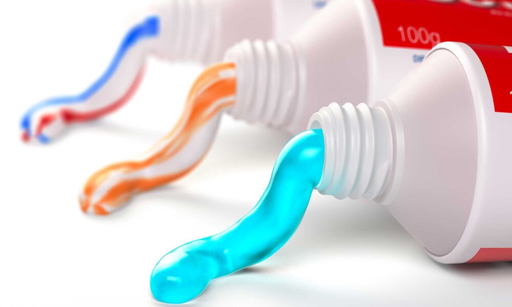 Plusieurs dentifrice au fluor